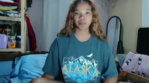 roxanne_98 online show from February 21, 4:52 pm