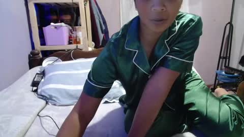 roxanne_98 online show from March 8, 4:00 pm