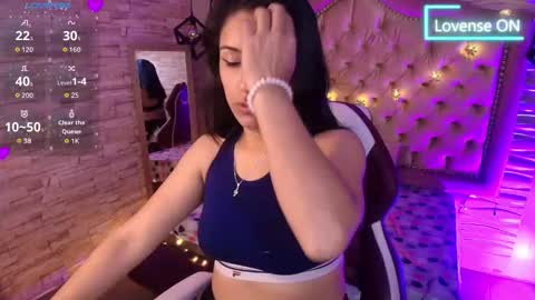 Snapshot of roxanne_han chatting on November 8, 11:43 am roxanne_han online show from November 8, 11:43 am