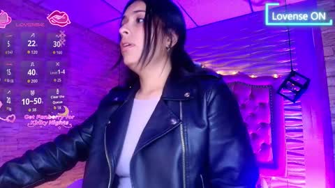 Snapshot of roxanne_han chatting on November 20, 11:43 am roxanne_han online show from November 20, 11:43 am