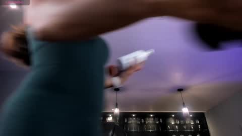 Roxanne Hill  online show from February 3, 11:37 am