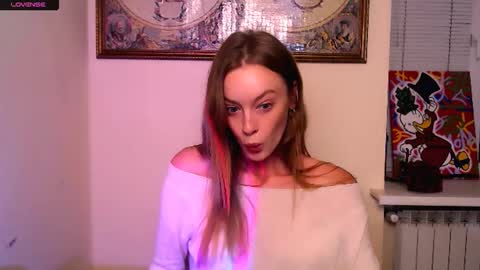 Roxa online show from September 27, 1:38 pm