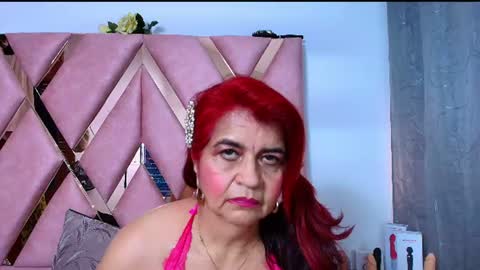 Snapshot of roxettemature chatting on June 27, 12:22 pm RoxetteMature online show from June 27, 12:22 pm