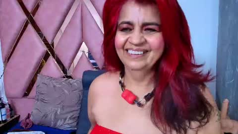 Snapshot of roxettemature chatting on July 14, 12:00 pm RoxetteMature online show from July 14, 12:00 pm