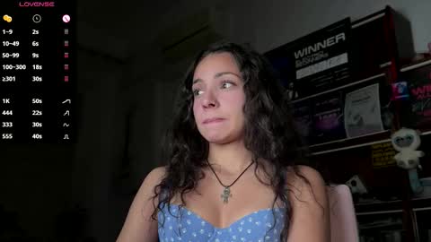 Snapshot of roxieflexie chatting on December 4, 12:31 am Roxie online show from December 4, 12:31 am