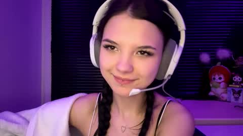 Hana online show from December 15, 4:00 pm