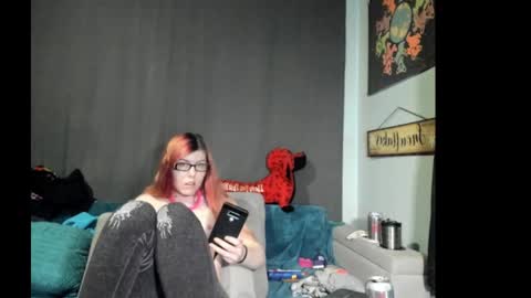 roxihazeleyes online show from October 2, 1:12 am