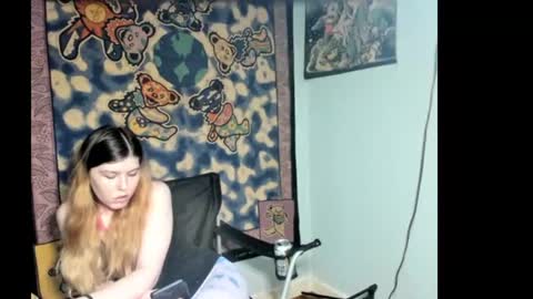 roxihazeleyes online show from July 2, 12:32 am