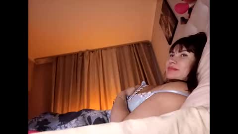 Snapshot of roxolanaa_sexy chatting on January 6, 7:56 pm ROXOLANAA SEXY online show from January 6, 7:56 pm