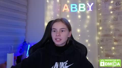 Snapshot of roxxxie_reid chatting on December 18, 8:59 pm Roxieex ABBY online show from December 18, 8:59 pm