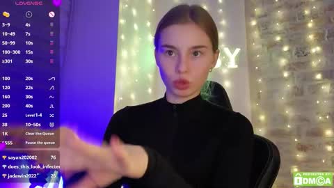 Snapshot of roxxxie_reid chatting on February 24, 9:02 pm Roxieex ABBY online show from February 24, 9:02 pm