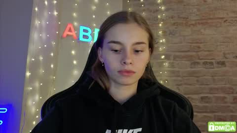 Snapshot of roxxxie_reid chatting on March 3, 8:26 pm Roxieex ABBY online show from March 3, 8:26 pm