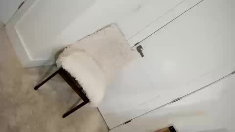 Snapshot of roxxxxy4u chatting on October 10, 3:38 am Roxy online show from October 10, 3:38 am