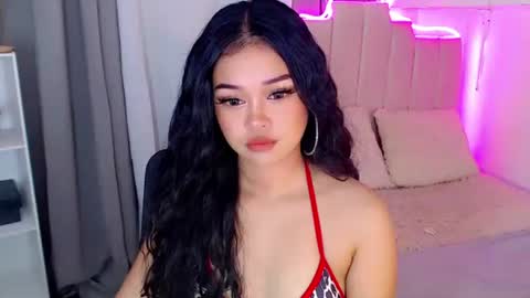 Snapshot of roxxy_blossom chatting on October 1, 2:50 am roxxy_blossom online show from October 1, 2:50 am