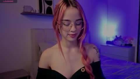 Roxxy online show from December 17, 10:27 pm