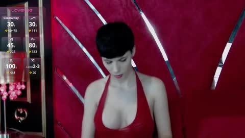 Snapshot of roxxy_rouge chatting on November 7, 5:46 pm Roxy online show from November 7, 5:46 pm