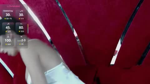 Snapshot of roxxy_rouge chatting on November 8, 6:51 pm Roxy online show from November 8, 6:51 pm