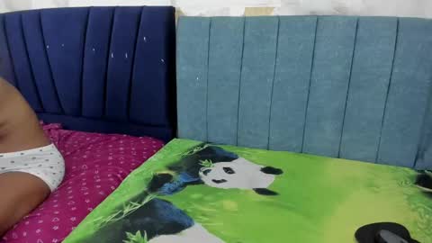 Snapshot of roxxy_velasquez chatting on September 28, 8:31 am roxxy_velasquez online show from September 28, 8:31 am