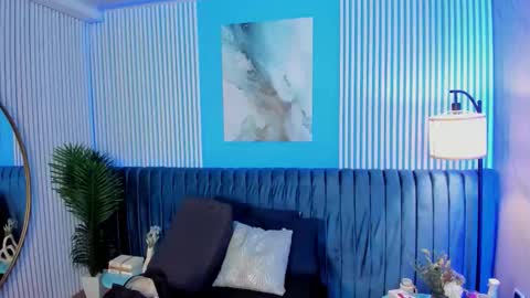 Snapshot of roxy_hell chatting on November 9, 12:03 pm Roxy hell online show from November 9, 12:03 pm