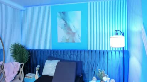 Snapshot of roxy_hell chatting on November 12, 11:43 am Roxy hell online show from November 12, 11:43 am