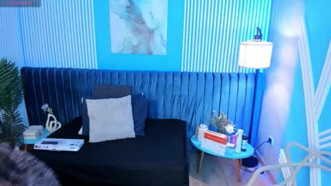 Snapshot of roxy_hell chatting on November 29, 12:19 pm Roxy hell online show from November 29, 12:19 pm