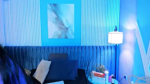 Snapshot of roxy_hell chatting on December 3, 12:03 pm Roxy hell online show from December 3, 12:03 pm