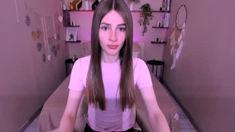 Snapshot of roxy_kisss chatting on February 24, 8:12 am Roxy online show from February 24, 8:12 am