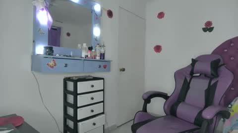 Roxy online show from March 22, 1:53 am