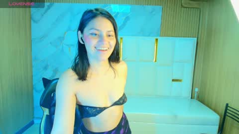 Snapshot of roxy_luxe_tf chatting on April 27, 1:31 pm Roxy online show from April 27, 1:31 pm