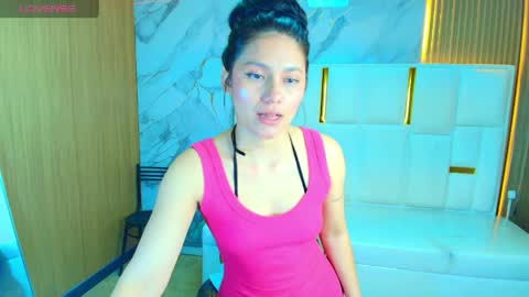 Snapshot of roxy_luxe_tf chatting on May 1, 1:26 pm Roxy online show from May 1, 1:26 pm