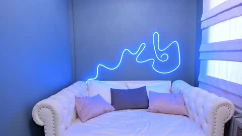 Roxy online show from December 12, 4:48 am