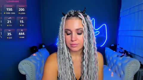 Roxy online show from October 31, 1:28 am