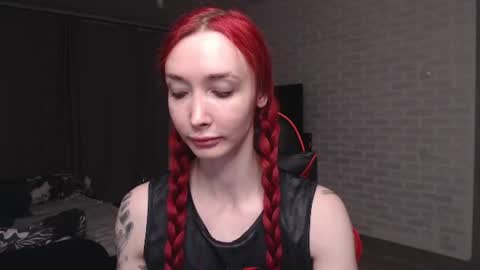 Snapshot of roxy_silver chatting on June 25, 8:13 pm Roxy online show from June 25, 8:13 pm