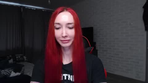 Snapshot of roxy_silver chatting on June 27, 10:20 am Roxy online show from June 27, 10:20 am