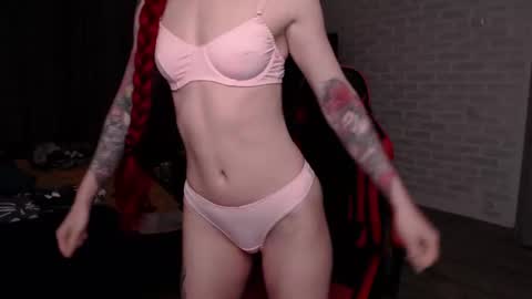 Snapshot of roxy_silver chatting on July 9, 8:35 pm Roxy online show from July 9, 8:35 pm