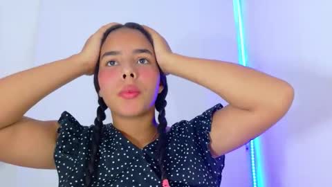 Snapshot of roxy_stone1 chatting on October 23, 7:34 pm roxy_stone1 online show from October 23, 7:34 pm