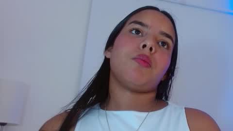 Snapshot of roxy_stone1 chatting on October 30, 7:25 pm roxy_stone1 online show from October 30, 7:25 pm