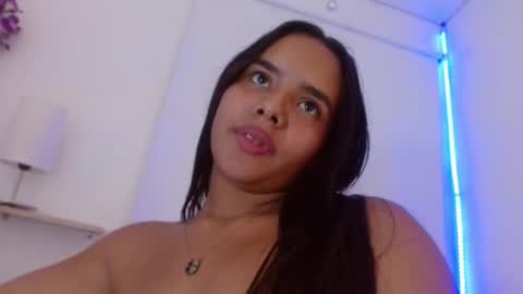 Snapshot of roxy_stone1 chatting on October 31, 8:21 pm roxy_stone1 online show from October 31, 8:21 pm