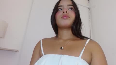 Snapshot of roxy_stone1 chatting on November 11, 7:25 pm roxy_stone1 online show from November 11, 7:25 pm