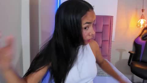 Snapshot of roxy_stone1 chatting on February 27, 7:25 pm roxy_stone1 online show from February 27, 7:25 pm