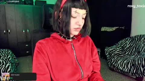 Roxy Independient model Help me to reach 50 thumbs up online show from October 23, 1:38 am