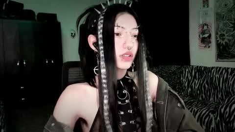 Roxy Independient model Help me to reach 50 thumbs up online show from February 25, 12:53 am