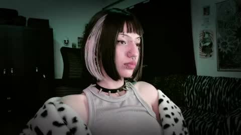 Roxy Independient model Help me to reach 50 thumbs up online show from May 16, 12:29 am