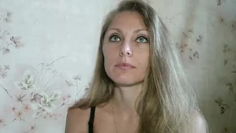 roxyfox18x01 online show from October 15, 7:30 am