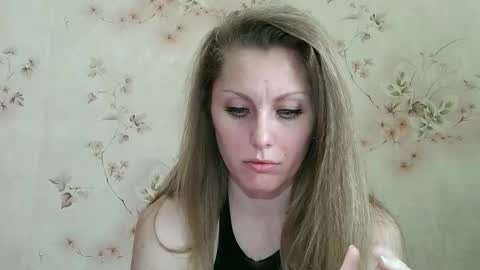 roxyfox18x01 online show from March 30, 6:36 am