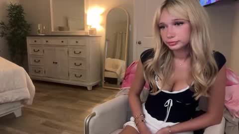 Roxy Rain online show from April 15, 1:34 am