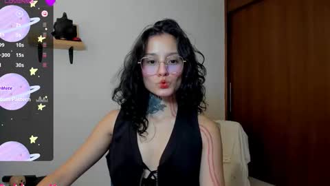 Snapshot of roxyvenom chatting on October 8, 9:12 pm roxy online show from October 8, 9:12 pm