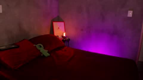 val online show from May 13, 11:00 pm