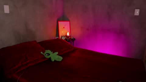 val online show from May 14, 10:27 pm