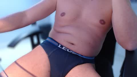 roy77xxx online show from February 17, 2:57 pm